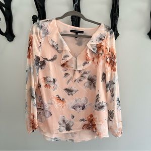 White House Black Market WHBM Floral Peach Blouse Size 8